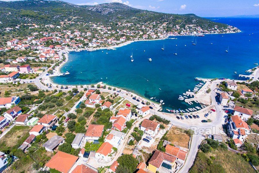 Vinisce, casa in prima fila al mare