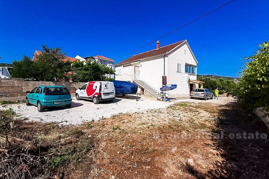 Vinisce, casa in prima fila al mare