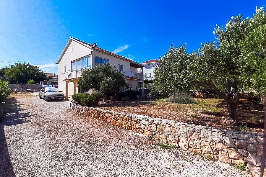 Vinisce, casa in prima fila al mare