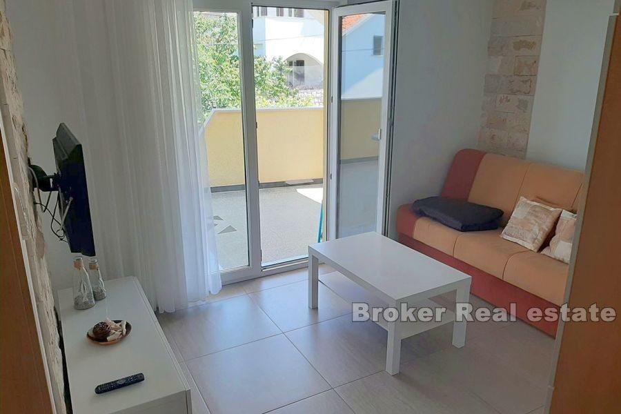 Wyspa Ciovo, kamienica z widokiem na morze