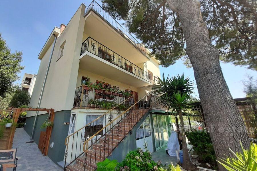 Wyspa Hvar, dom z częściowym widokiem na morze