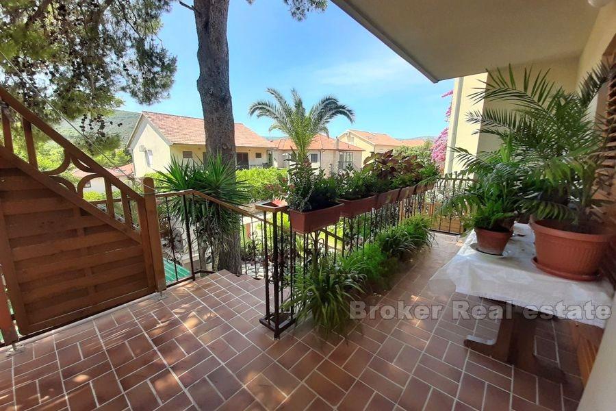 Остров Хвар, дом с частичным видом на море