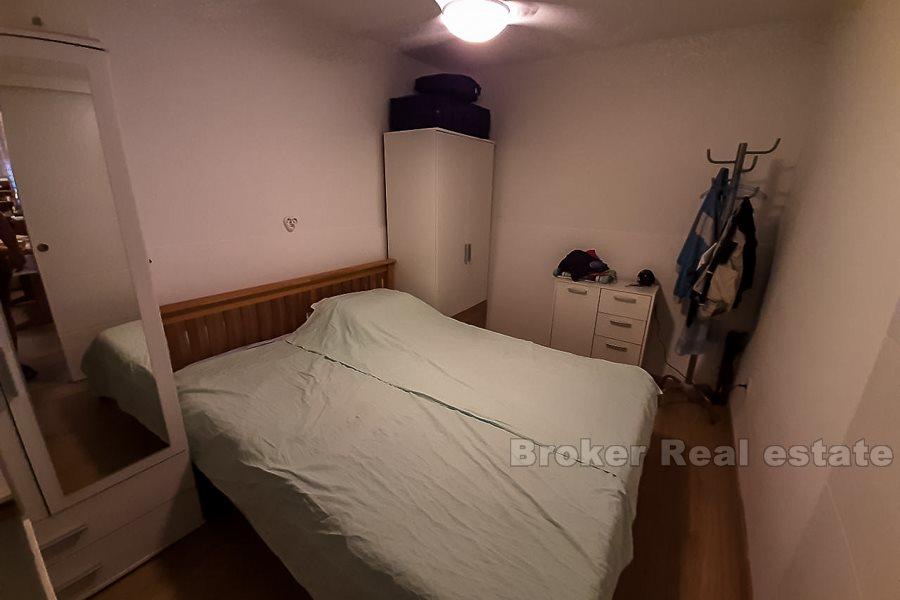 Ostrov Hvar, byt se zahradou