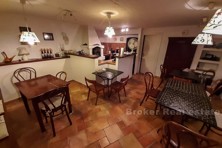 Øya Vis, renovert steinhus