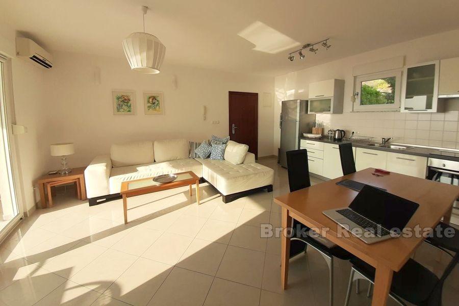 Ostrov Čiovo, byt se dvěma ložnicemi a výhledem na moře