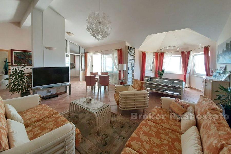 Makarska, casa con piscina