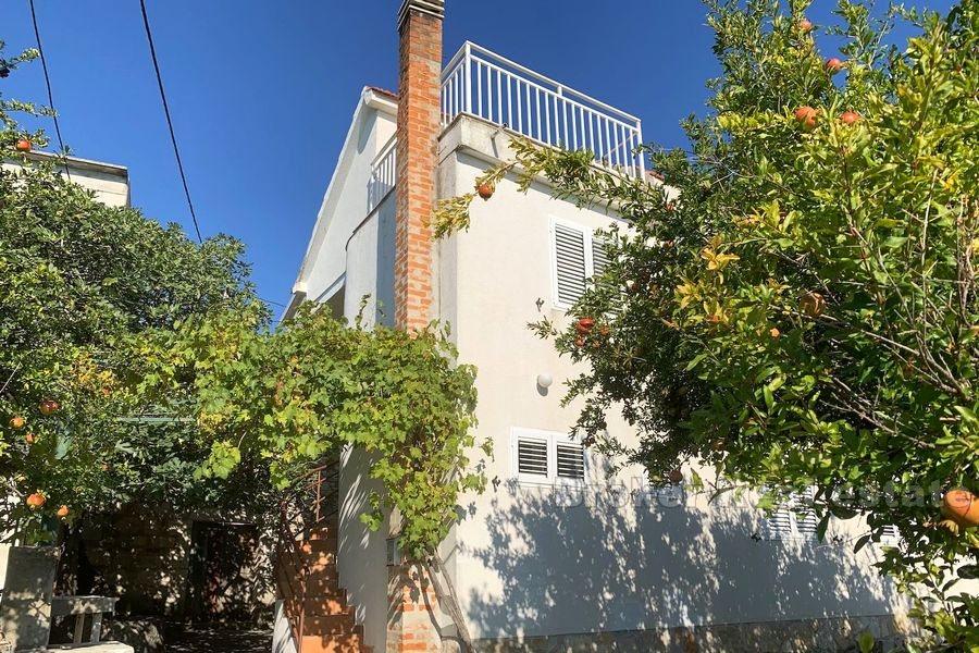 Nära Makarska, renoverad parhus
