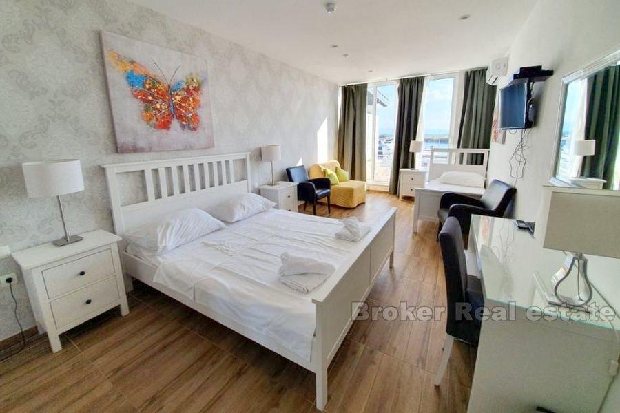 Split, restoran i luksuzne sobe, prvi red do mora