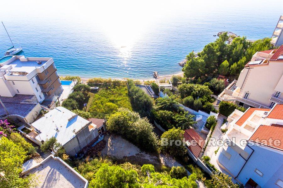 Omiš, građevinsko zemljište uz more