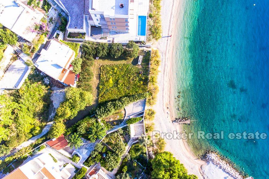 Omiš, građevinsko zemljište uz more