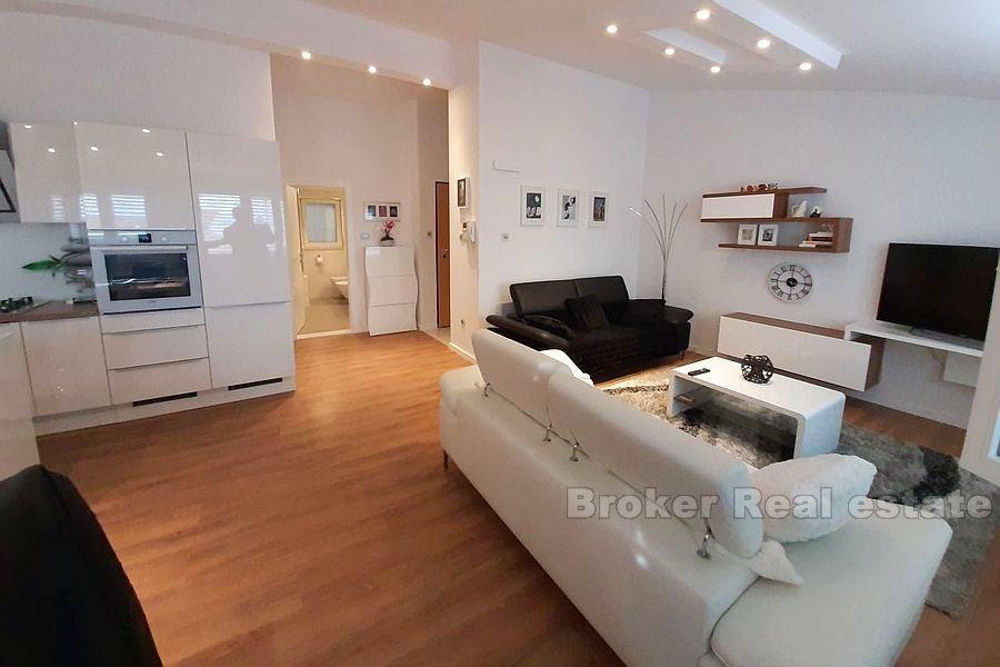 Split, Bacvice, modern three bedroom apartment, with sea view