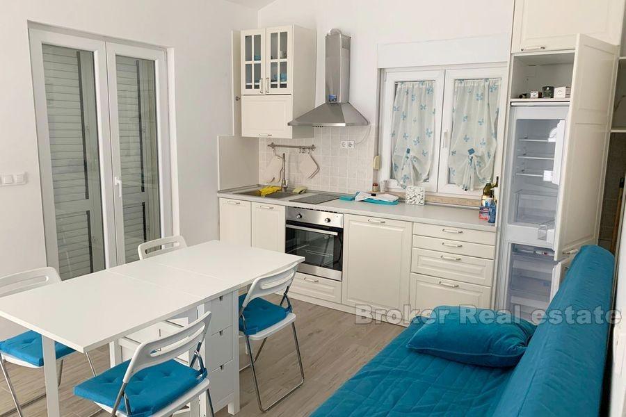 Ostrov Šolta, apartmán s jednou spálňou, s výhľadom na more