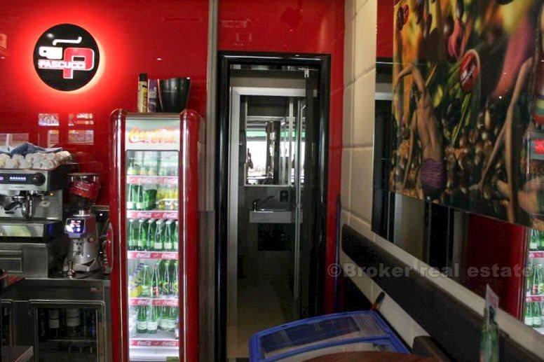 Split - zavedená kavárna