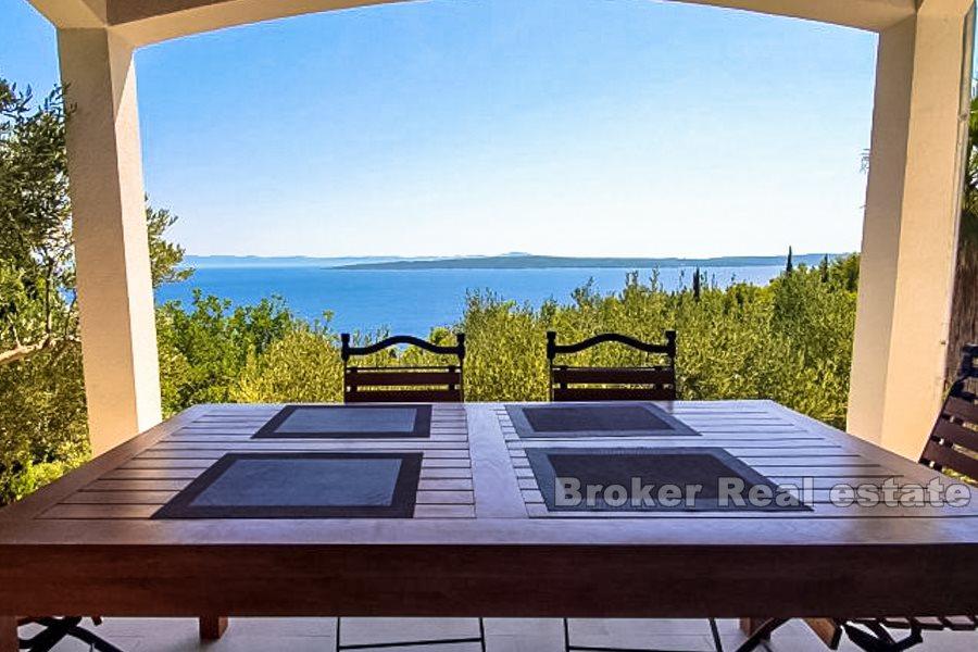 Otok Hvar, samostojeća kuća s pogledom na more