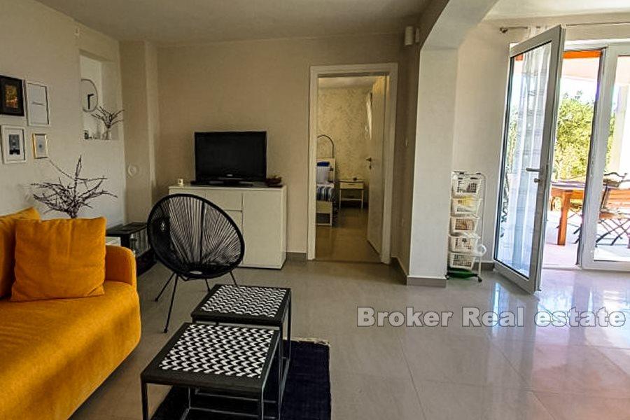 Otok Hvar, samostojeća kuća s pogledom na more