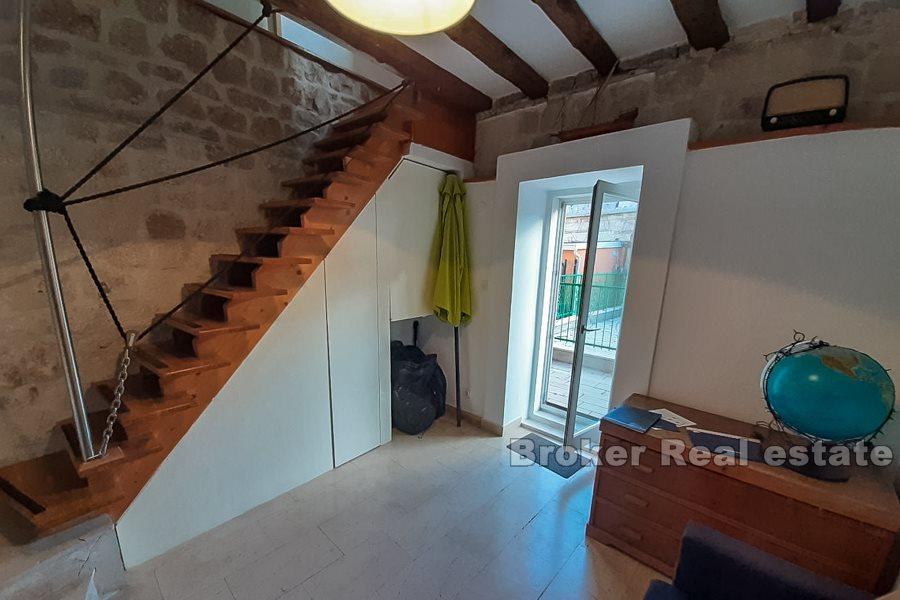 Split, Varos, business premises