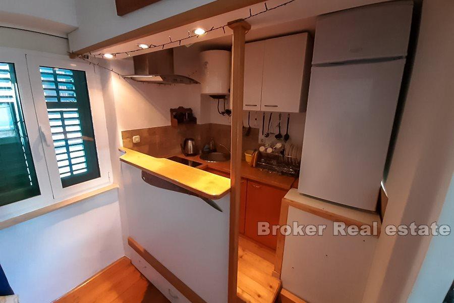 Split, Varos, business premises