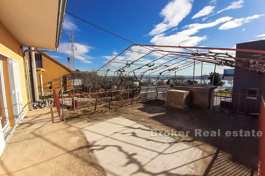 Kastela, enebolig med havutsikt