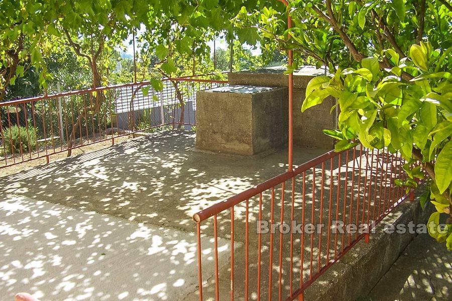 Kastela, enebolig med havutsikt