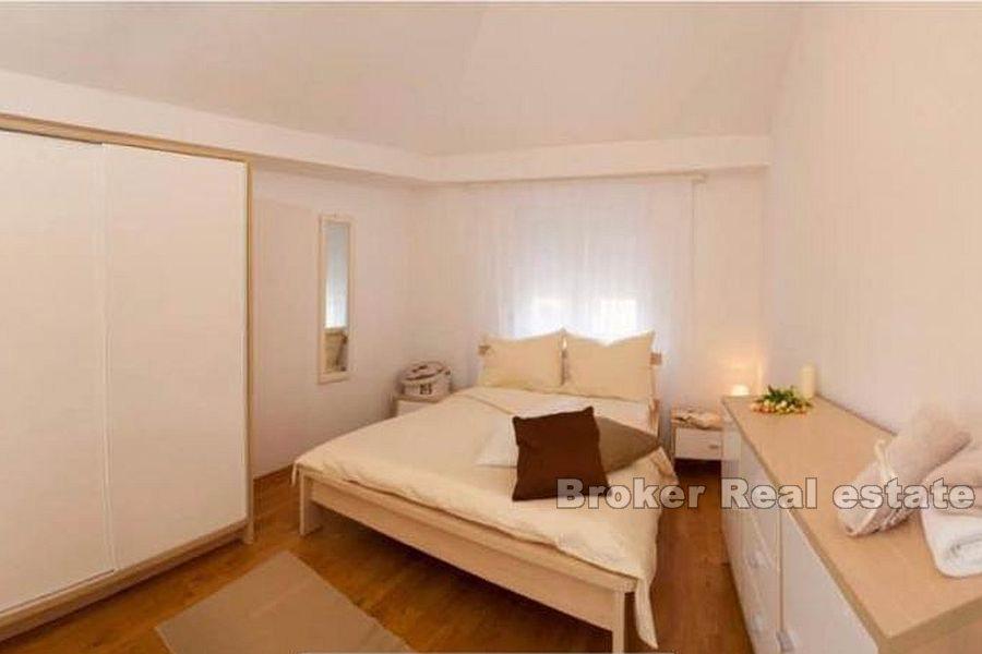 Wyspa Ciovo, nowoczesny apartament z trzema sypialniami