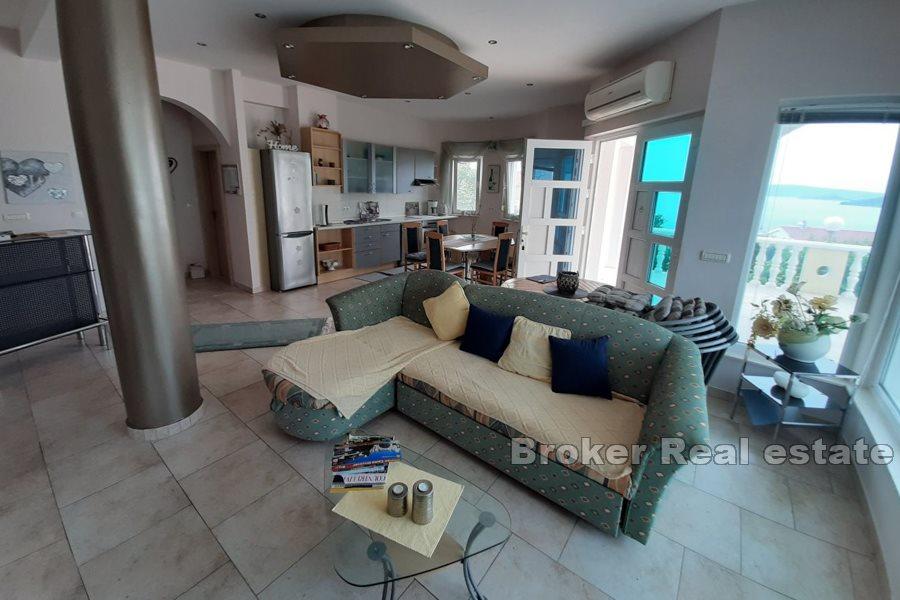 Trogir, dwupokojowy apartament z widokiem na morze