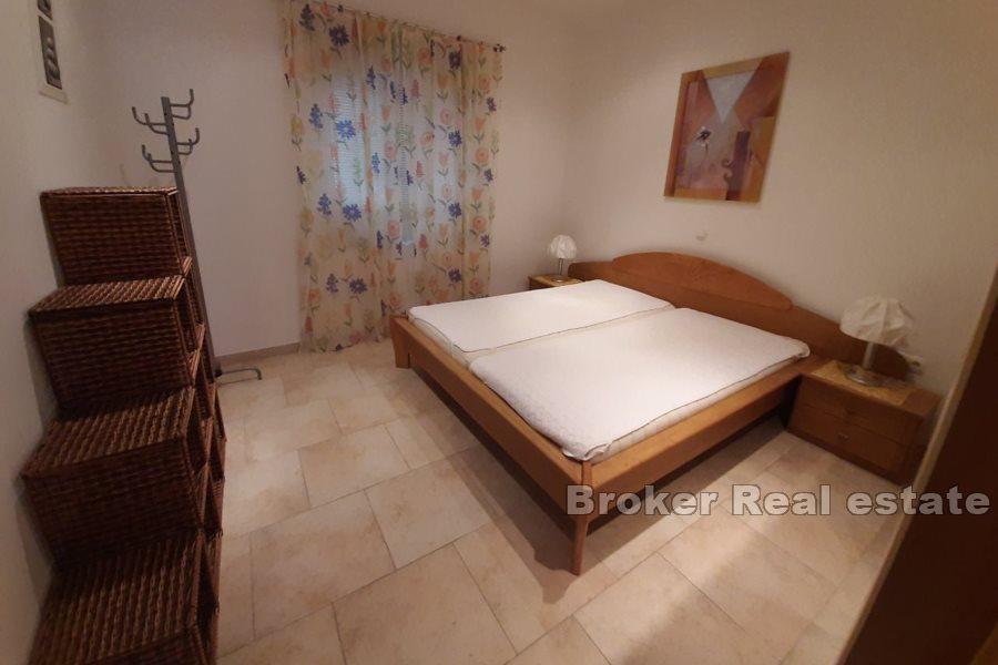 Trogir, dwupokojowy apartament z widokiem na morze