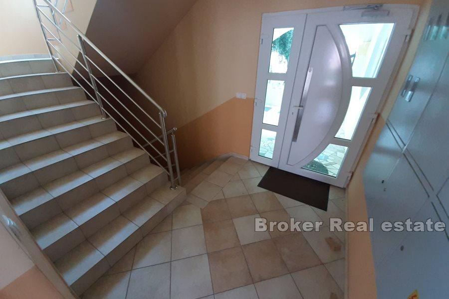 Trogir, appartement avec terrasse et vue mer