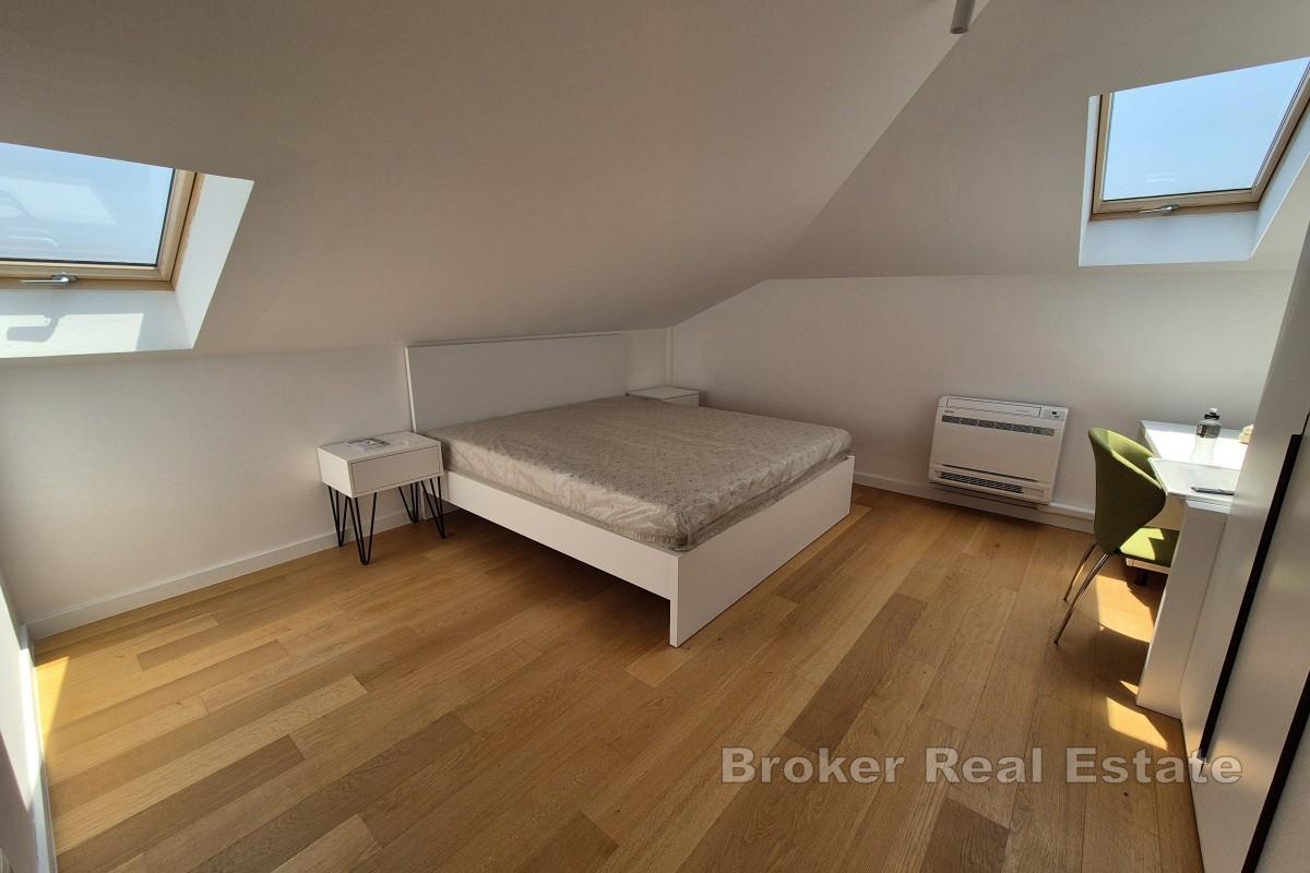 Kastela, penthouse leilighet, med havutsikt