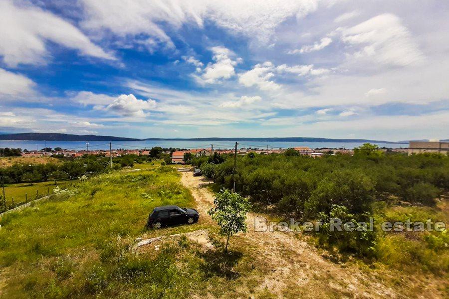 Kastela, terreno edificabile di qualità con vista sul mare