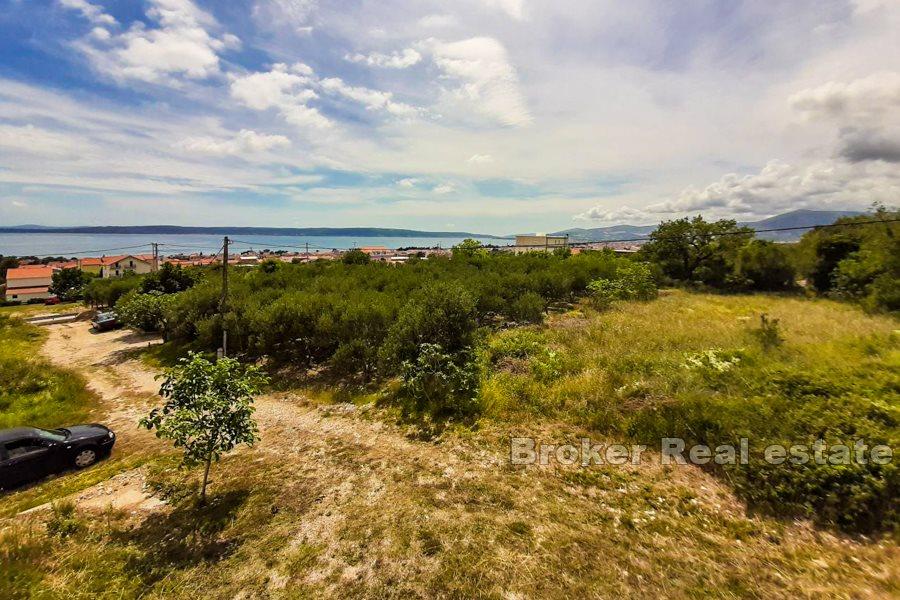 Kastela, terreno edificabile di qualità con vista sul mare