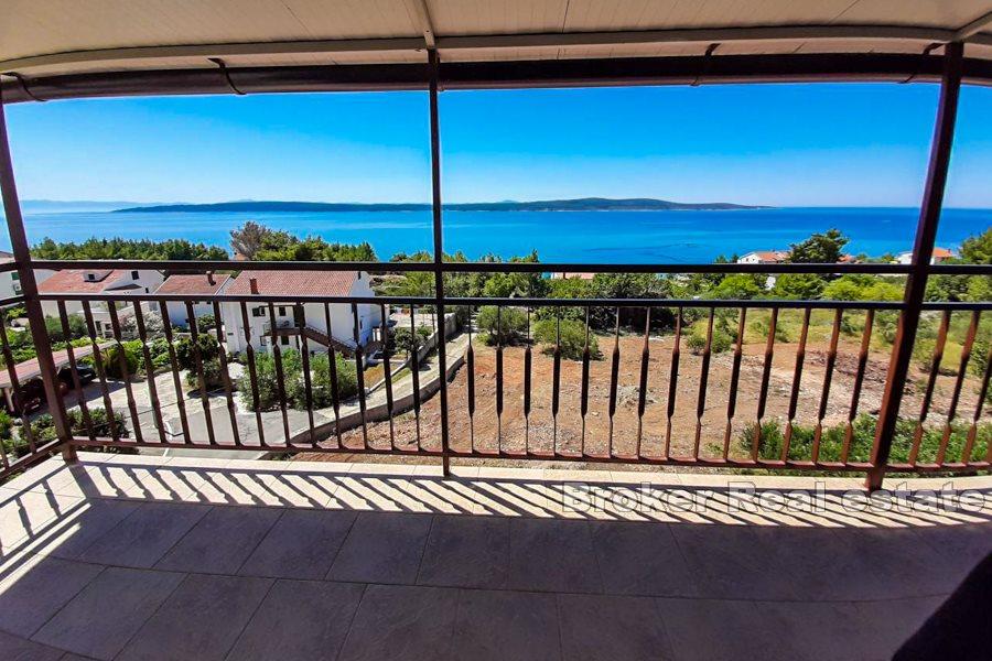 Ostrov Hvar, prostorný bytový dům s výhledem na moře