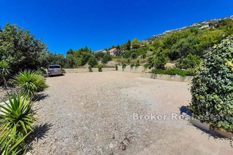 Ostrov Hvar, prostorný bytový dům s výhledem na moře