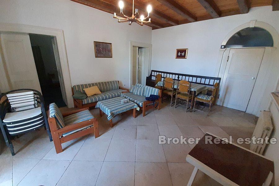 Peljesac, kamienny dom kapitana nad morzem