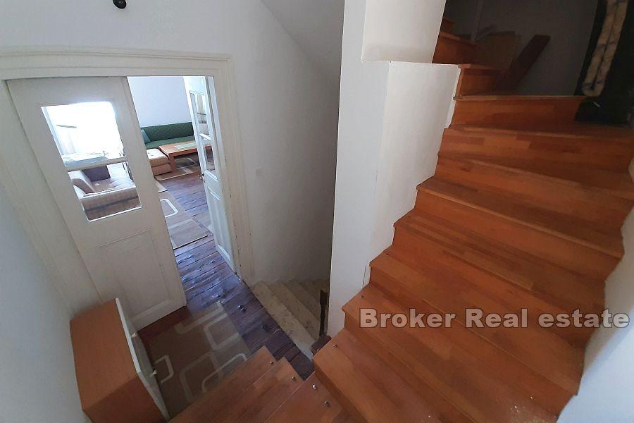 Peljesac, kamienny dom kapitana nad morzem