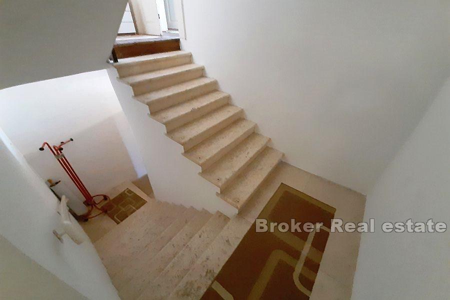 Peljesac, kamienny dom kapitana nad morzem