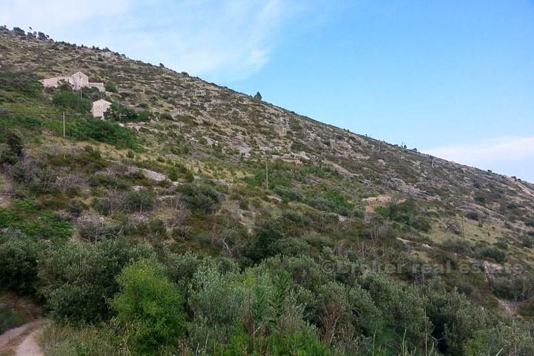 wyspa Hvar, zburzony dom z kamienia