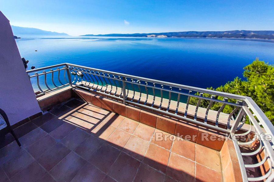 Omis, leilighetshus ved stranden