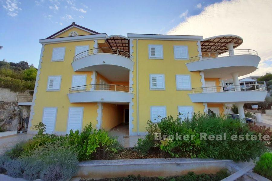 Ostrov Šolta, obytný dům s 5 byty