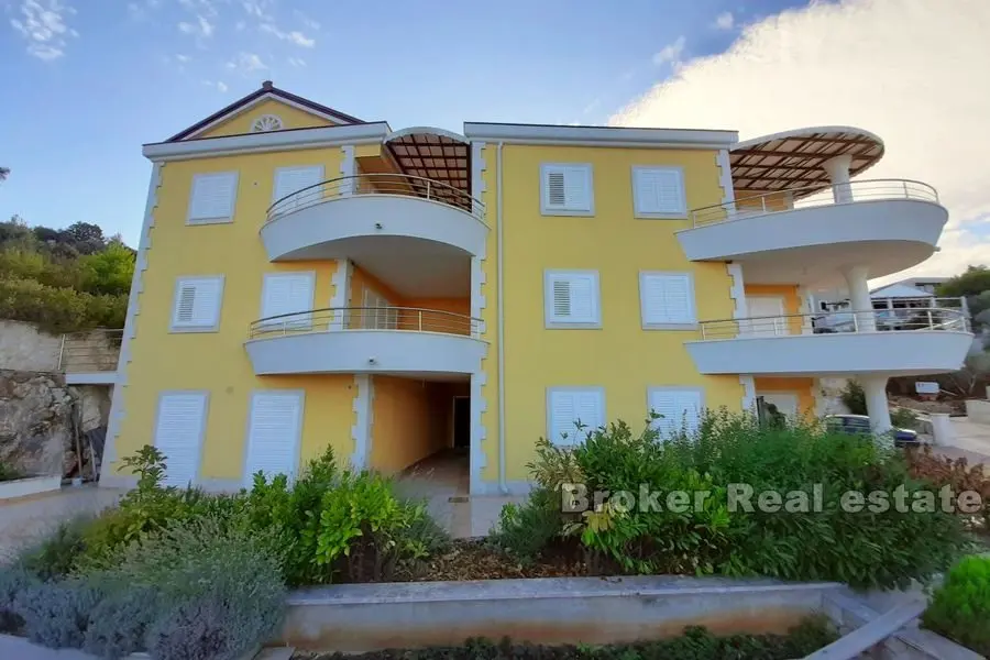 Ostrov Šolta, obytný dom s 5 bytmi