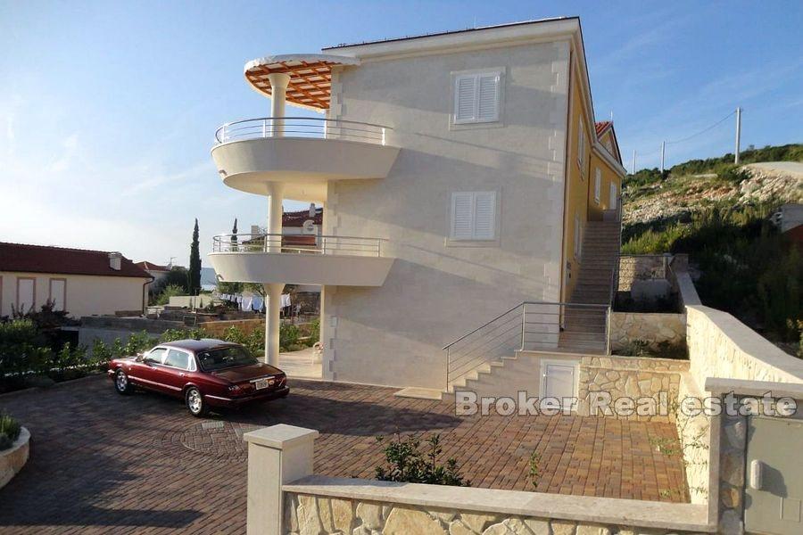 Wyspa Solta, budynek mieszkalny z 5 mieszkaniami