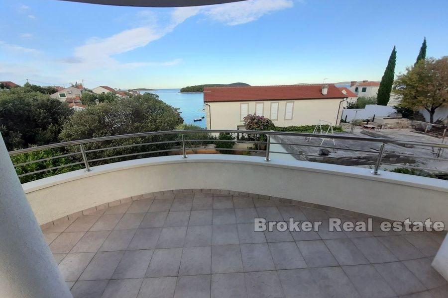 Wyspa Solta, budynek mieszkalny z 5 mieszkaniami