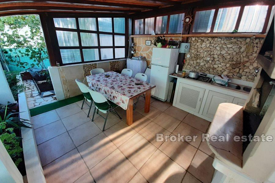 Ostrov Brač - apartmán se zahradou