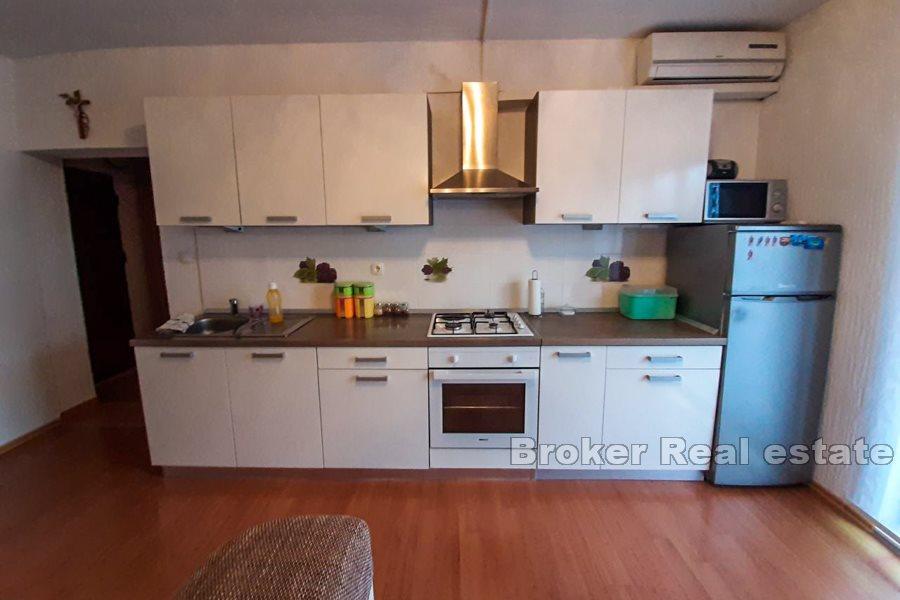 Omis - Mieszkanie z jedną sypialnią, 42 m2