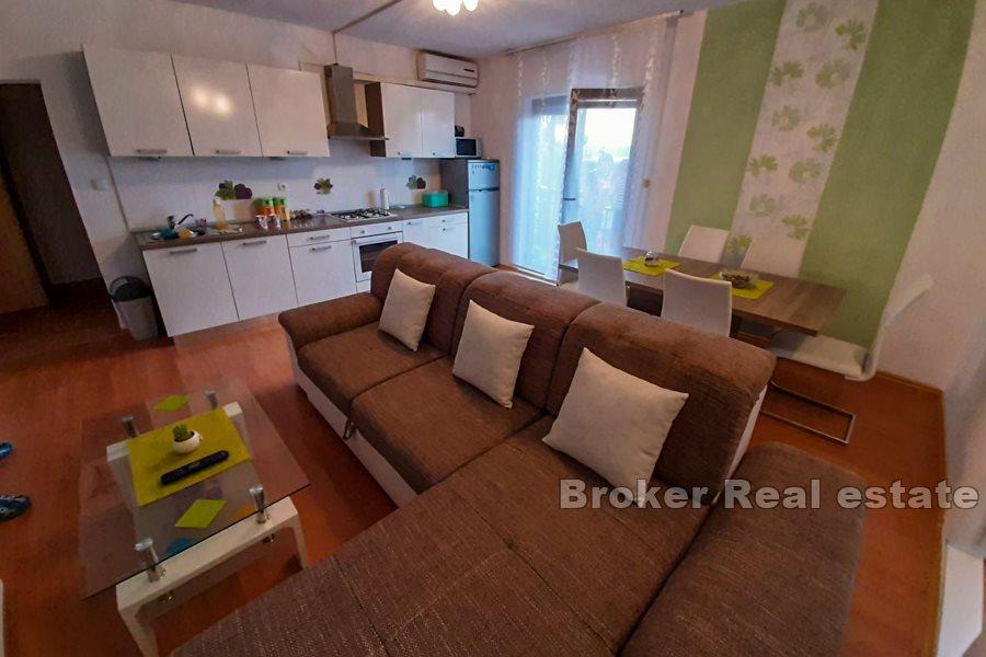 Omis - Mieszkanie z jedną sypialnią, 42 m2