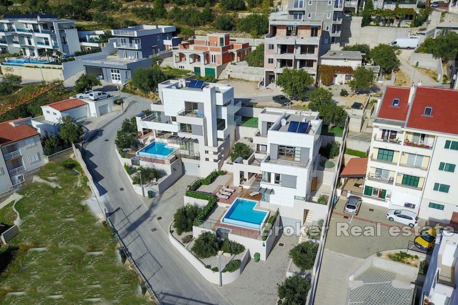 Makarska - vila s bazénom a výhľadom na more
