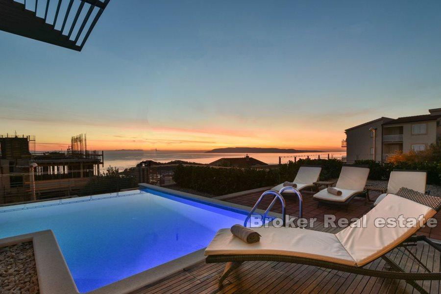 Makarska - vila s bazénom a výhľadom na more