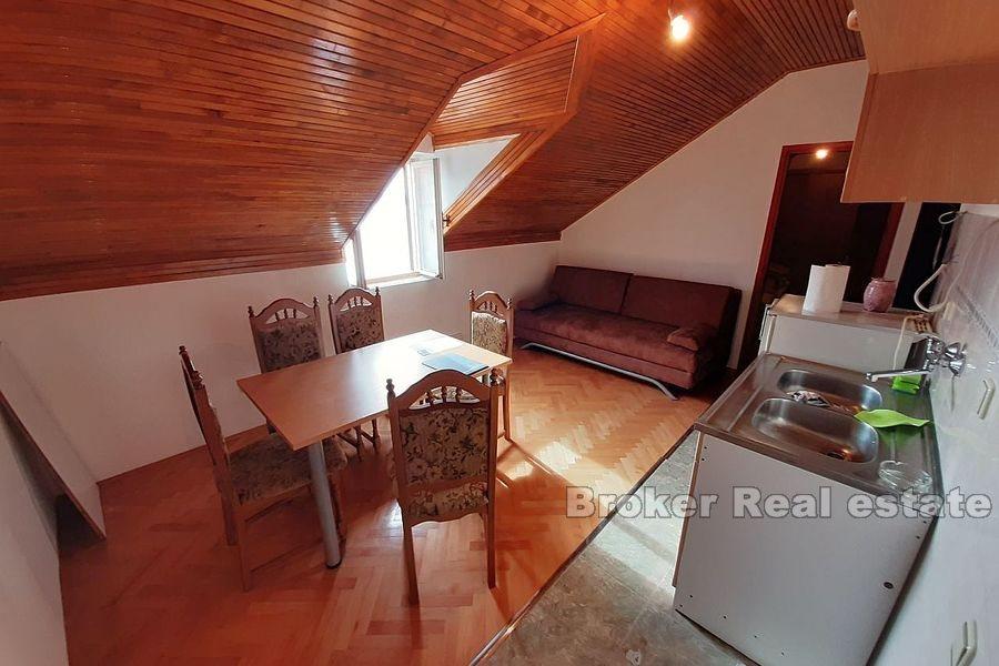 Kastela, dwa apartamenty w kamiennym domu