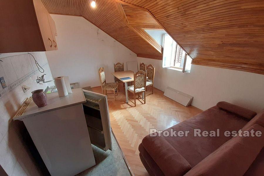 Kastela, dva apartmány v kamenném domě
