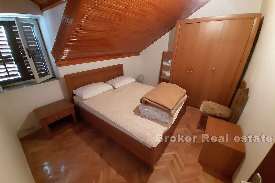 Kastela, dva apartmány v kamenném domě