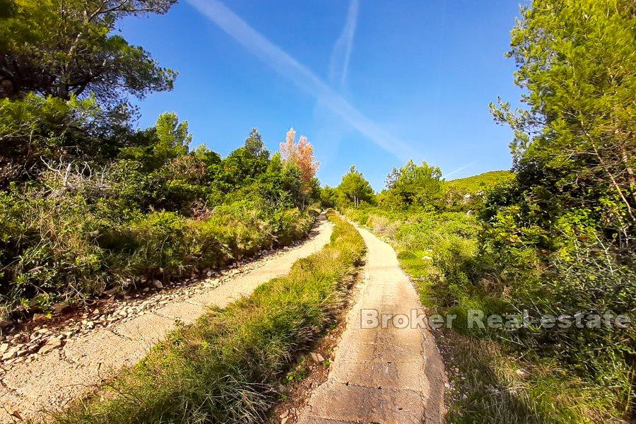 Ön Hvar - byggnadsland med havsutsikt